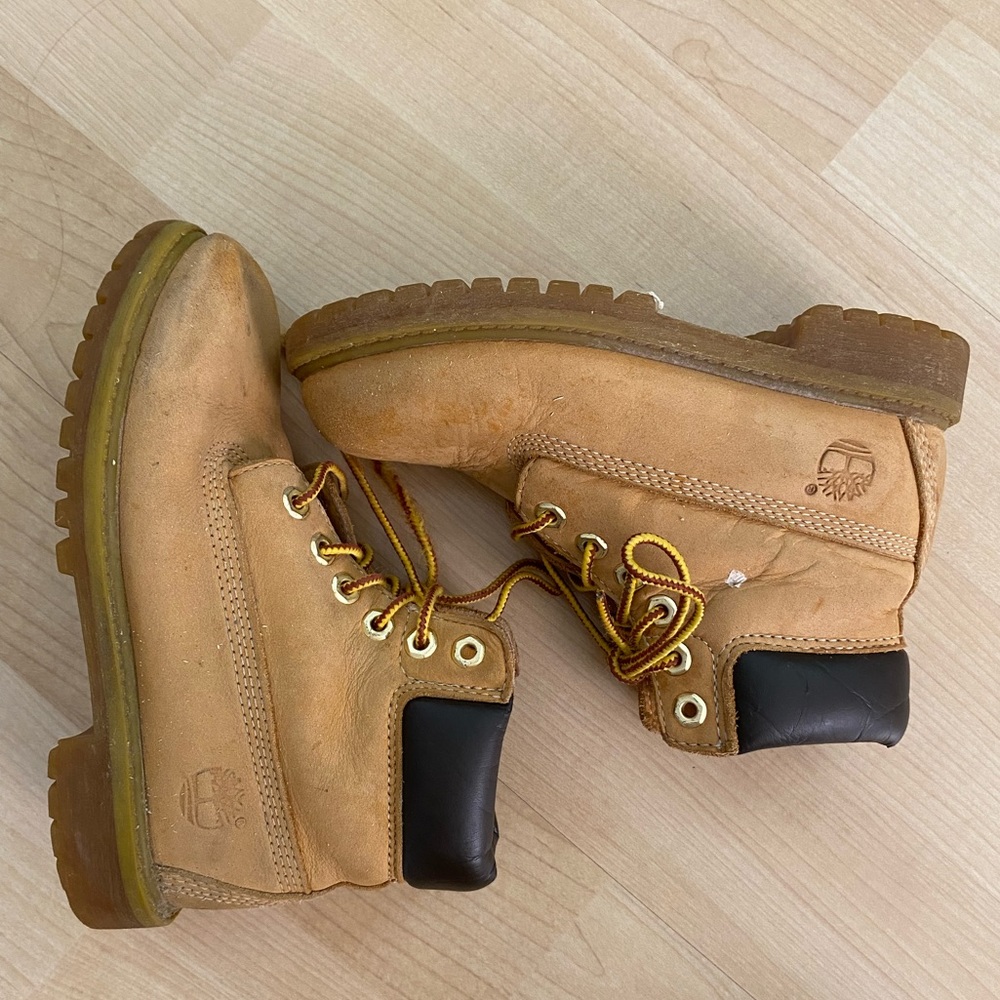 Girls Used Timberlands
